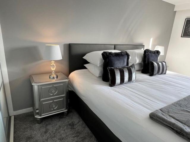 Modern & Spacious 2 Bed Merchant City Apart-High St 글라스고 외부 사진